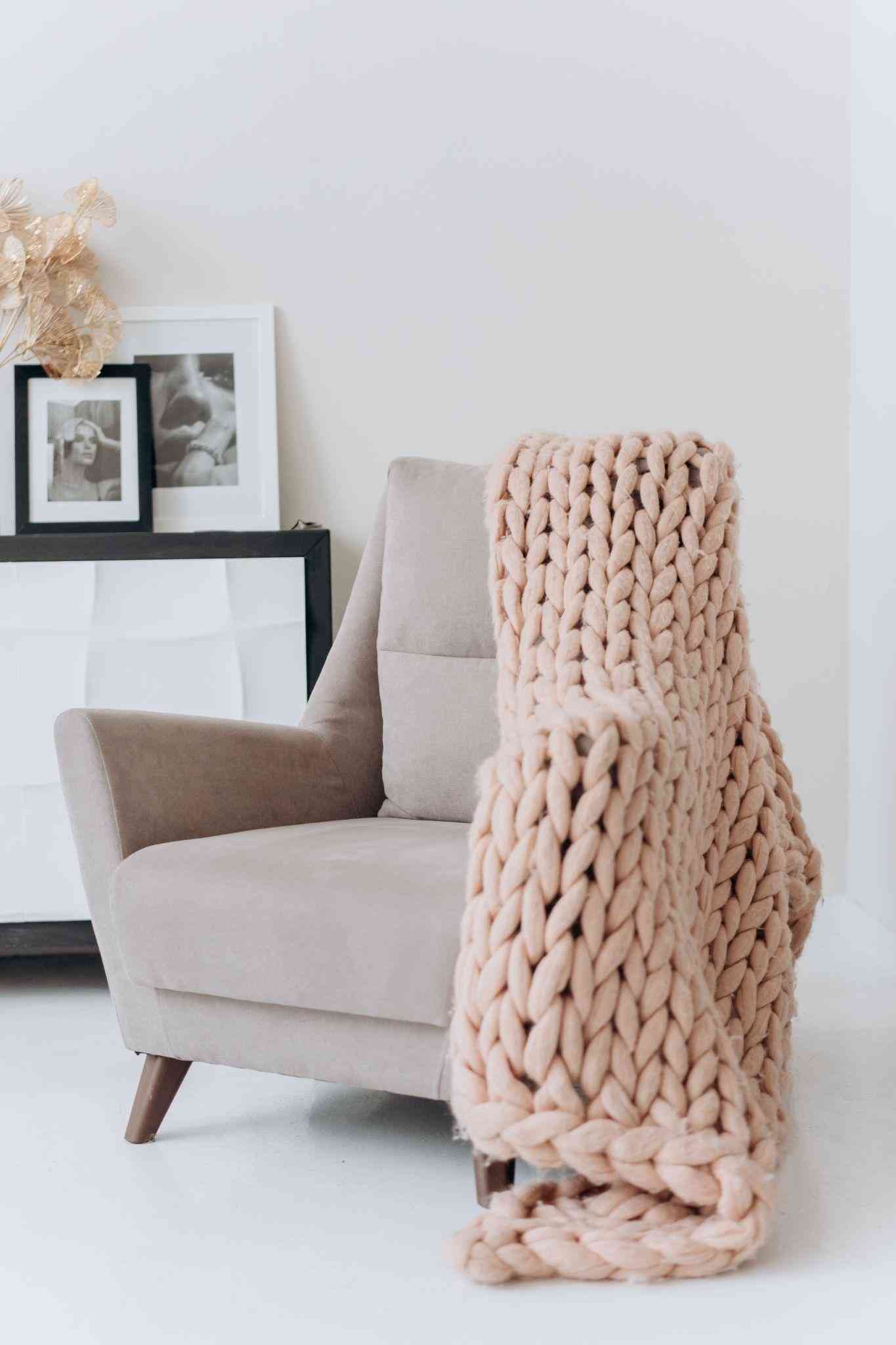 Soft Cozy Chair - To create perfect reading corner at home